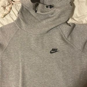 Women’s Nike Tech